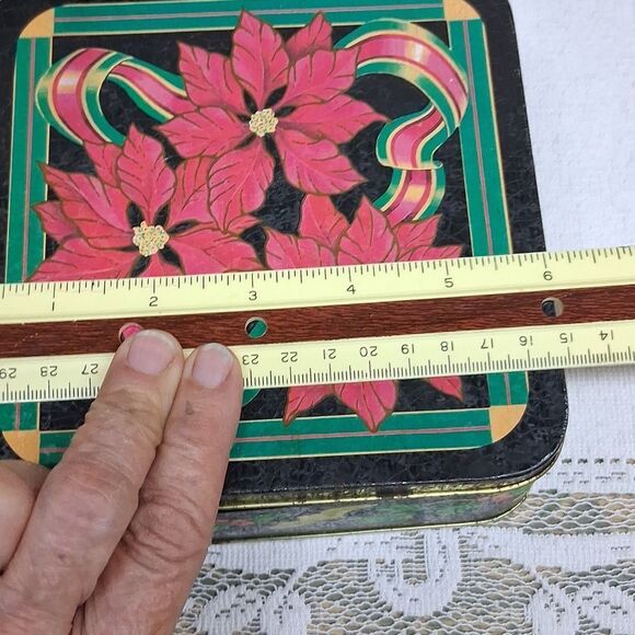 "A cup of Christmas Tea" Square Tin, Napkins, napkin holders, 3 Bottle Trims-9pc - Picture 6 of 12